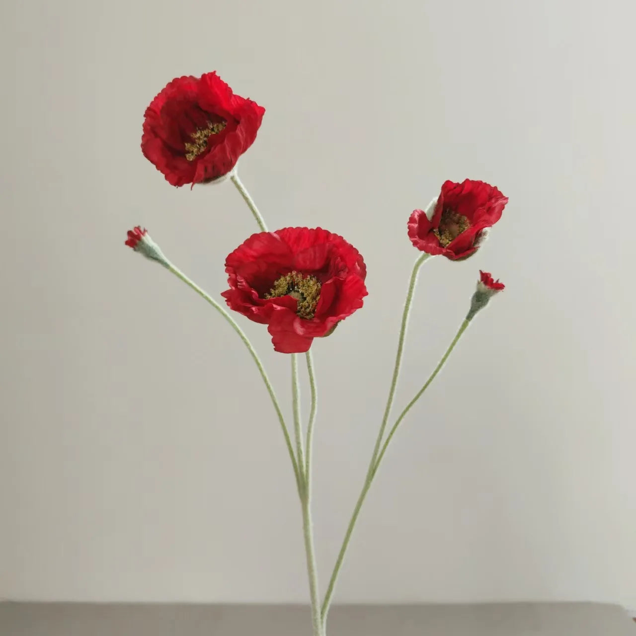 باقة زهور بيضاء اصطناعية